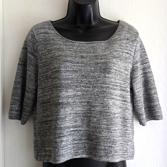 Ivanka Trump | Stylish Heathered Grey Crop Top - Picture 2 of 9